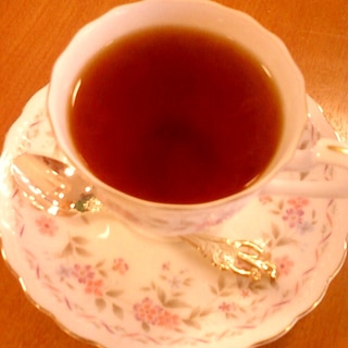 ☆*優雅に☆アロニアベリーシロップ入り紅茶☆*:・